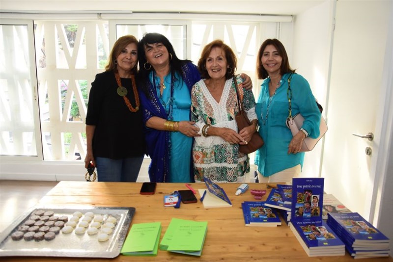 Une partie en Vrac : Book singing by Dr Noha Baz