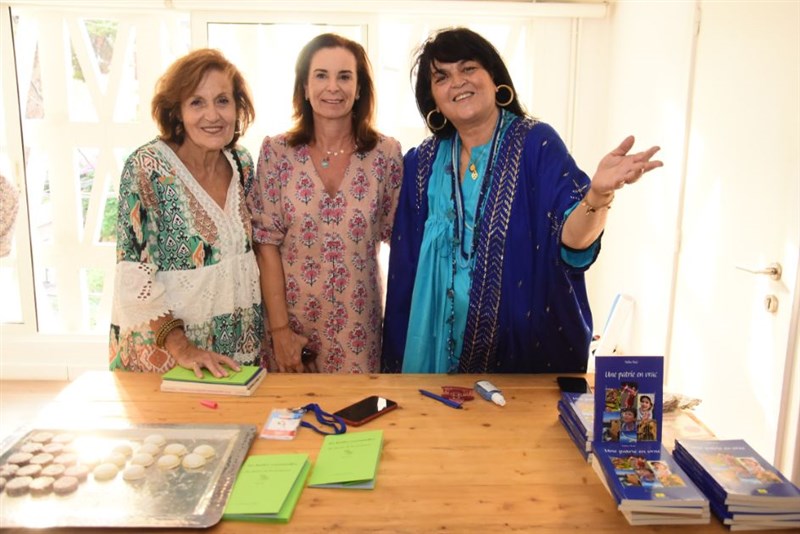 Une partie en Vrac : Book singing by Dr Noha Baz