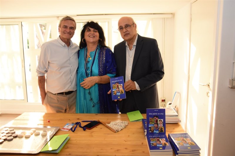 Une partie en Vrac : Book singing by Dr Noha Baz