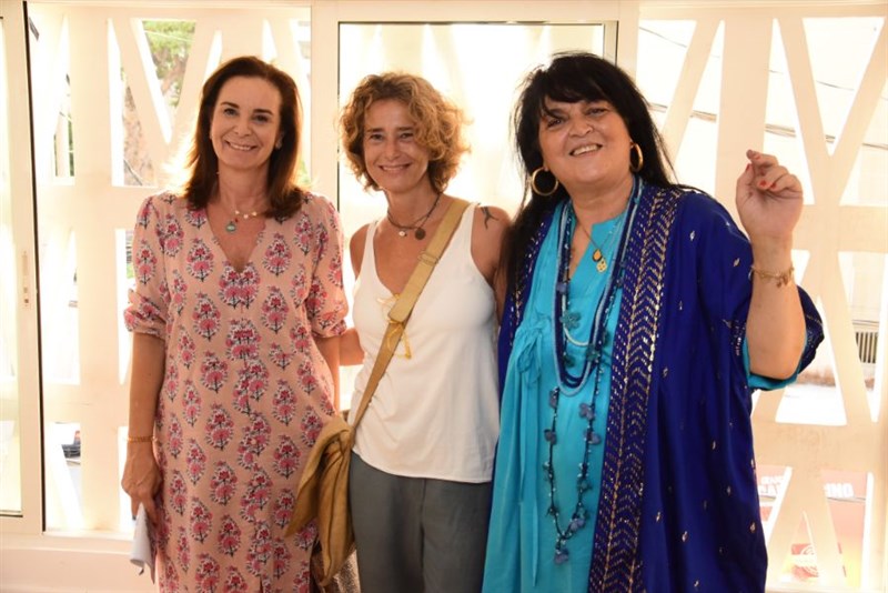 Une partie en Vrac : Book singing by Dr Noha Baz
