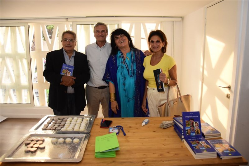 Une partie en Vrac : Book singing by Dr Noha Baz