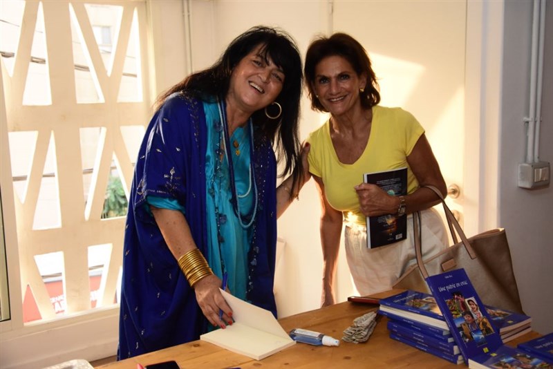 Une partie en Vrac : Book singing by Dr Noha Baz