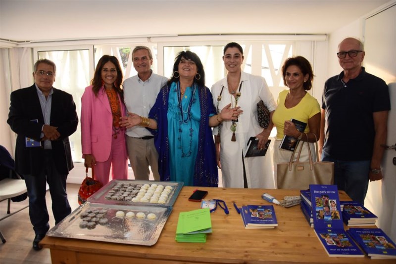 Une partie en Vrac : Book singing by Dr Noha Baz