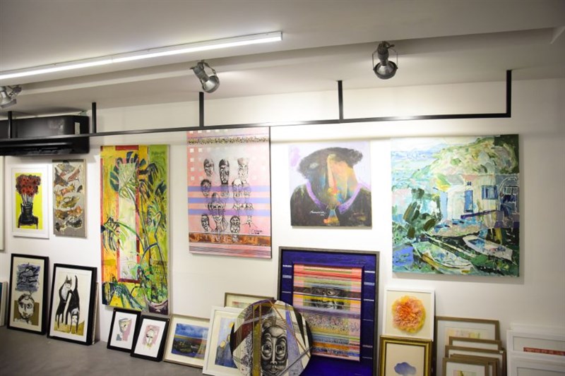 The Three generations of Guiragossian exhibition