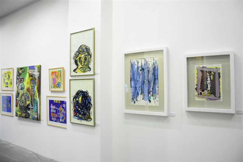 The Three generations of Guiragossian exhibition