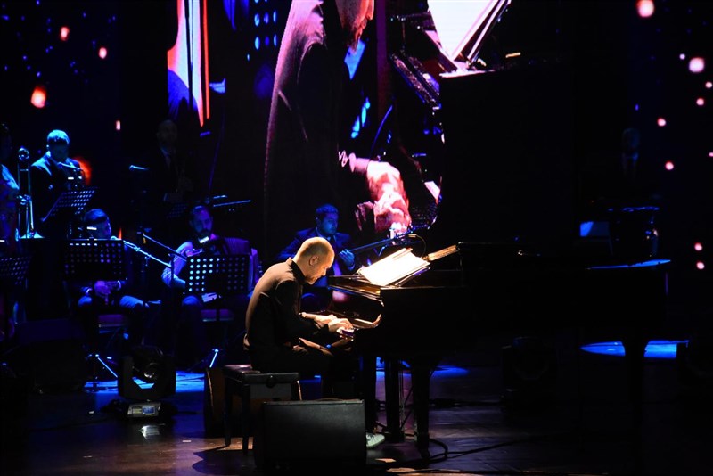 Michel Fadel at Casino Du Liban