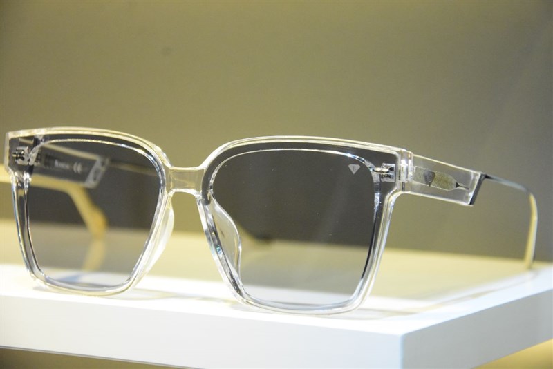 Eyefinity opening
