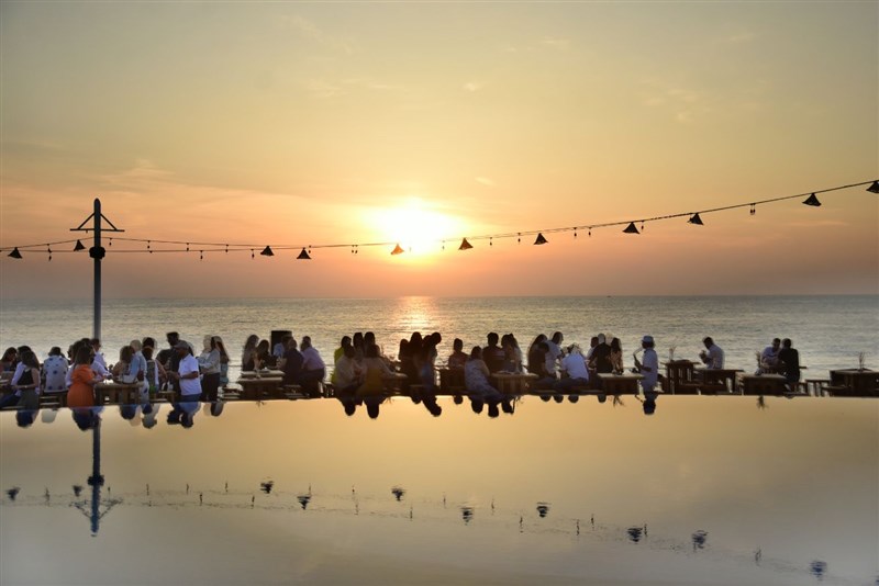 Dea Del Mare Grand Opening