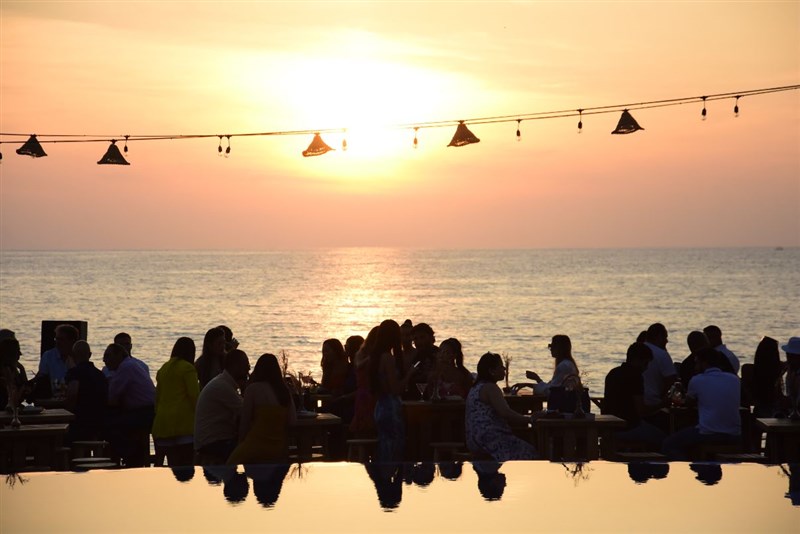 Dea Del Mare Grand Opening