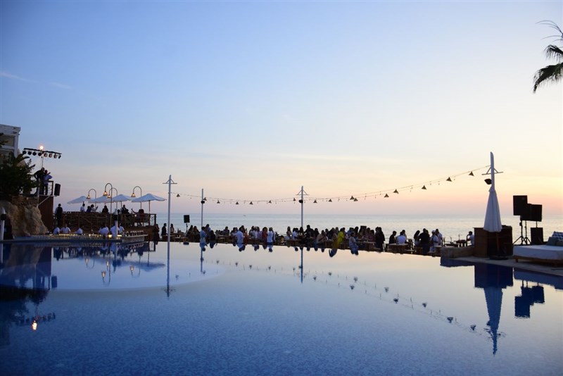 Dea Del Mare Grand Opening