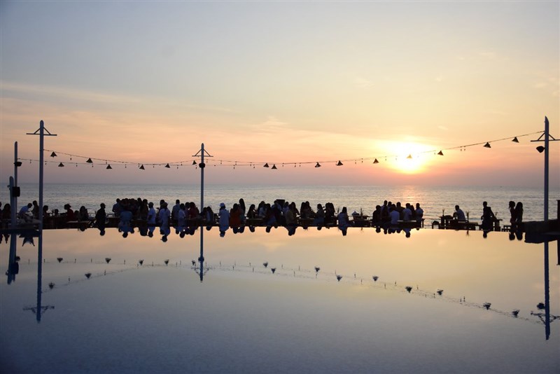 Dea Del Mare Grand Opening