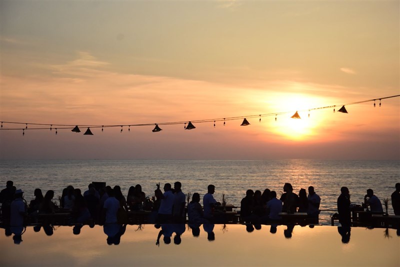 Dea Del Mare Grand Opening