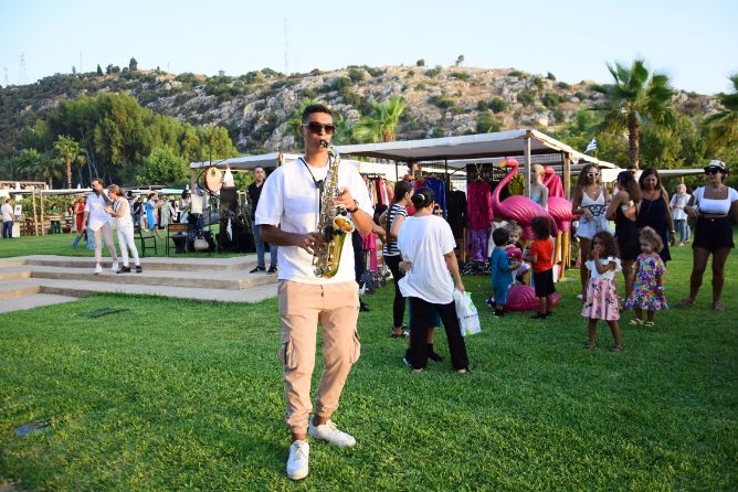 Glamour by the Sea Opening
