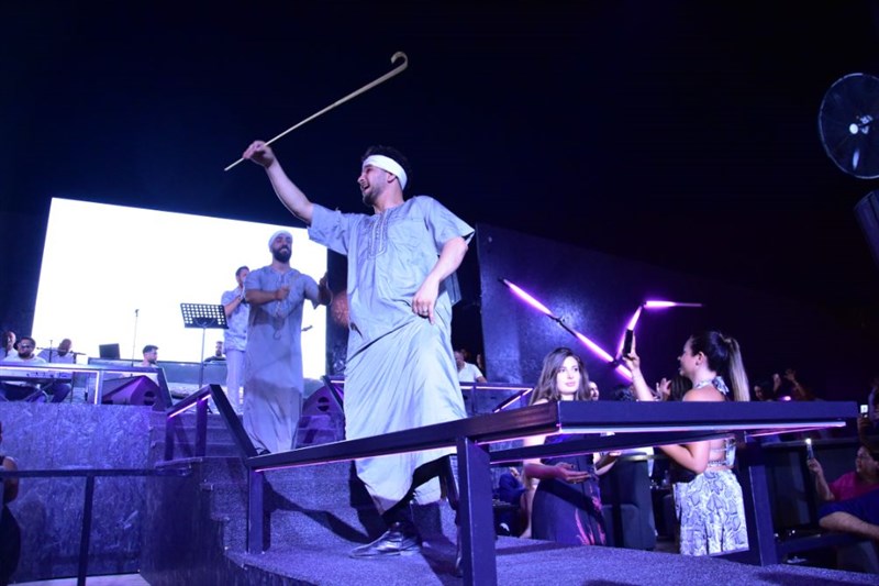 Release event for 'Baddo El Malyoun' by Hadi Daou
