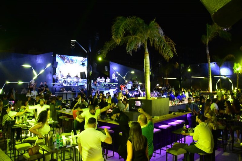 Release event for 'Baddo El Malyoun' by Hadi Daou