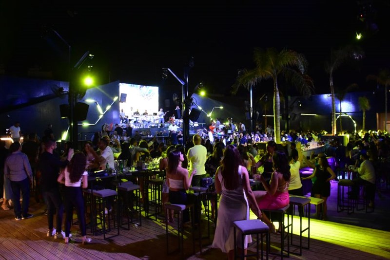 Release event for 'Baddo El Malyoun' by Hadi Daou