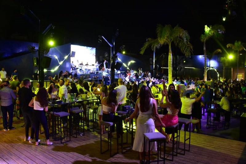 Release event for 'Baddo El Malyoun' by Hadi Daou