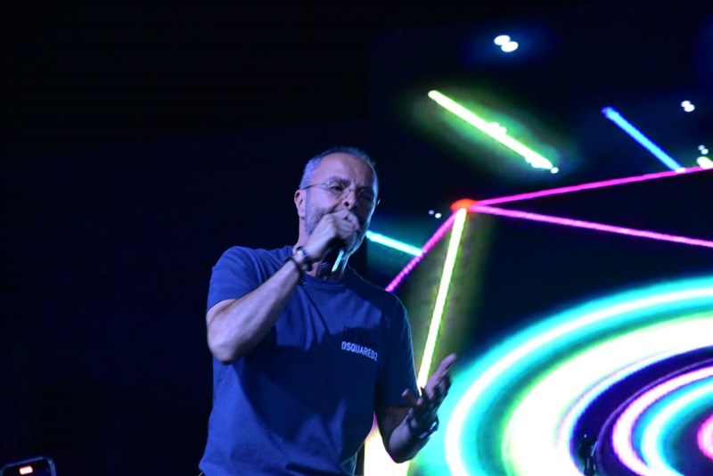 Release event for 'Baddo El Malyoun' by Hadi Daou