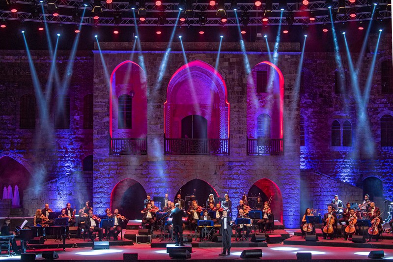 Abdou Cherif sings Abdel Halim Hafez at Beiteddine Festival