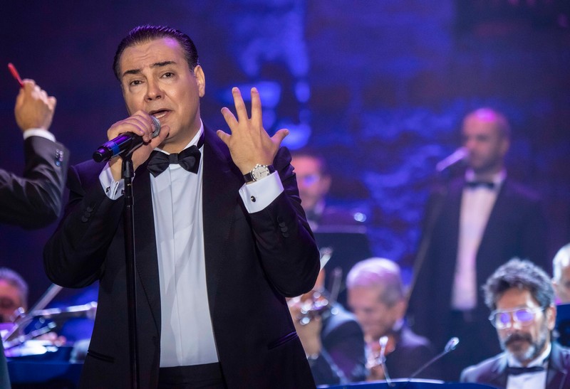 Abdou Cherif sings Abdel Halim Hafez at Beiteddine Festival