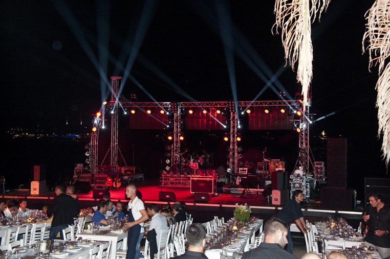 Amr Diab in Mykonos