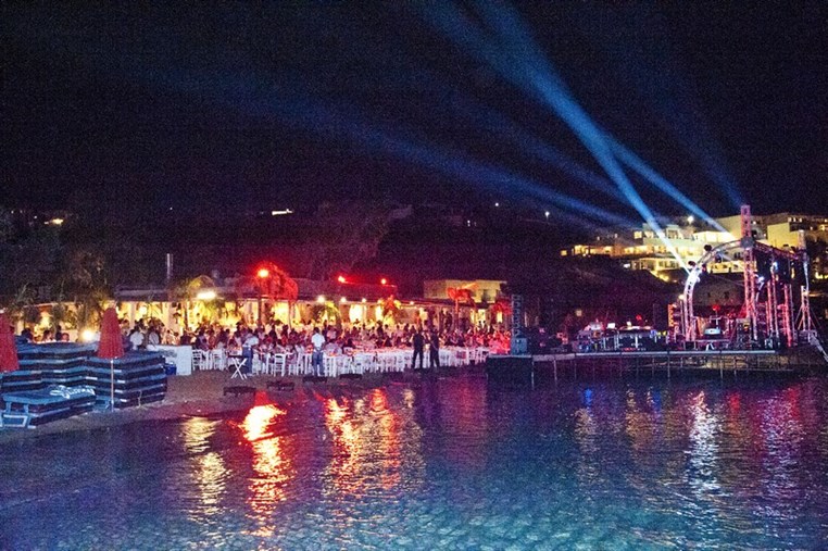 Amr Diab in Mykonos