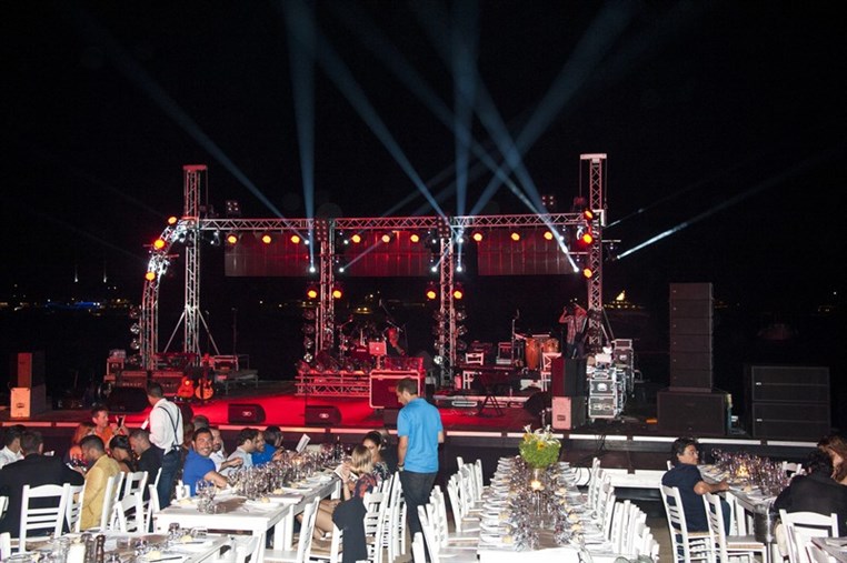 Amr Diab in Mykonos