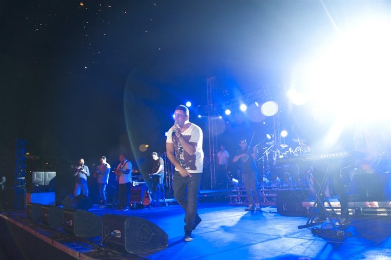 Amr Diab in Mykonos