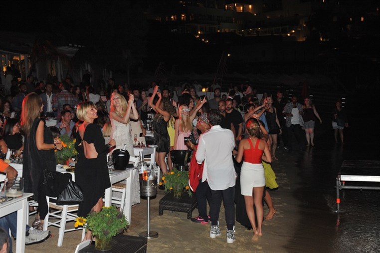 Amr Diab in Mykonos