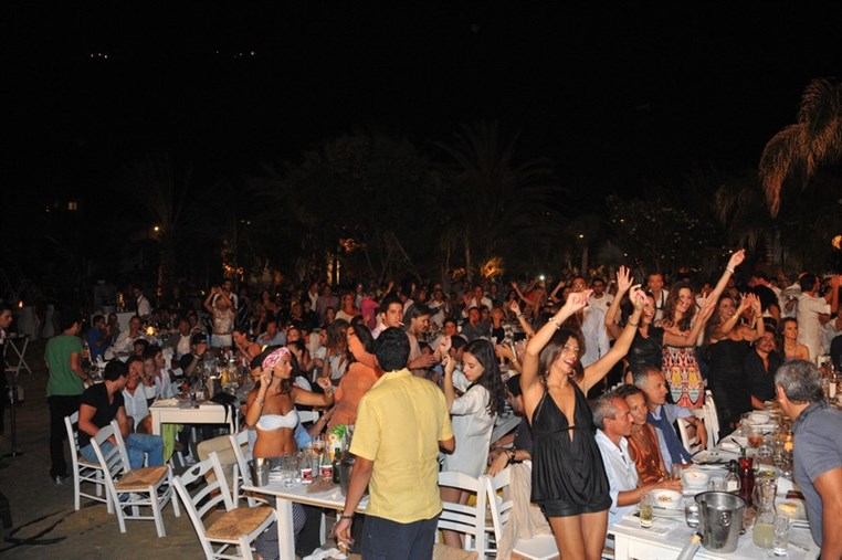 Amr Diab in Mykonos