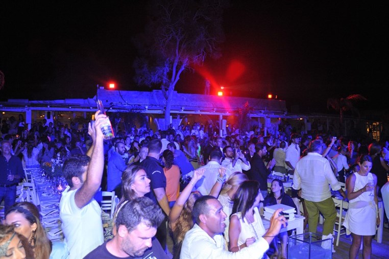 Amr Diab in Mykonos