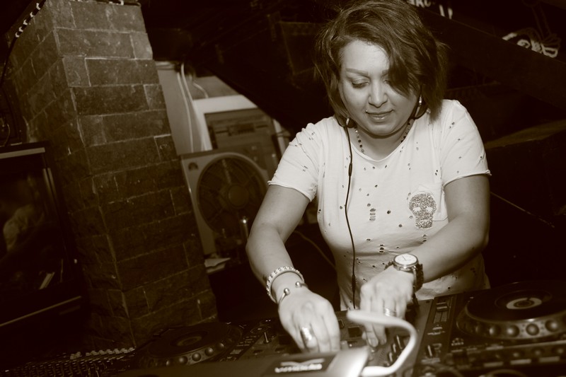 DJ Mich at Bar 35