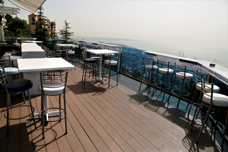 The Terrace - Bay Lodge on Sunday