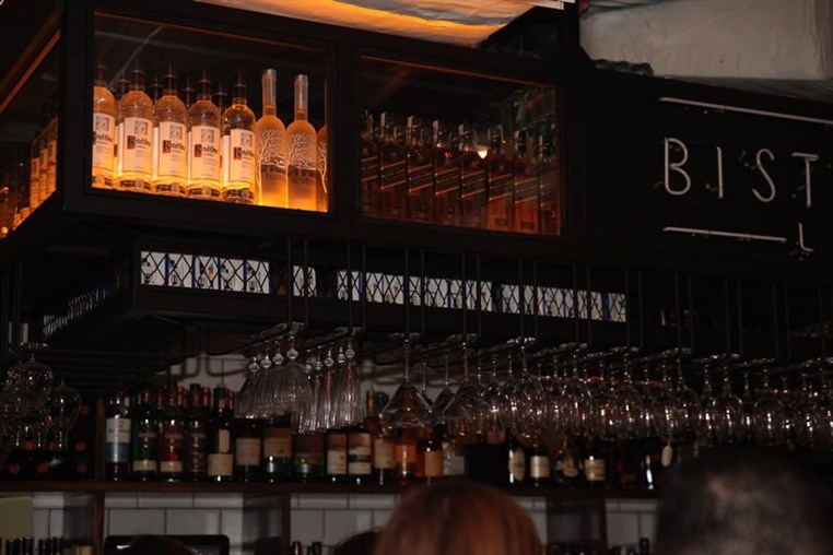 BistroBar Live Dbayeh on Saturday Night