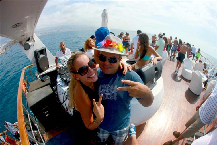 Summer Cloud 961 Boat Part 1
