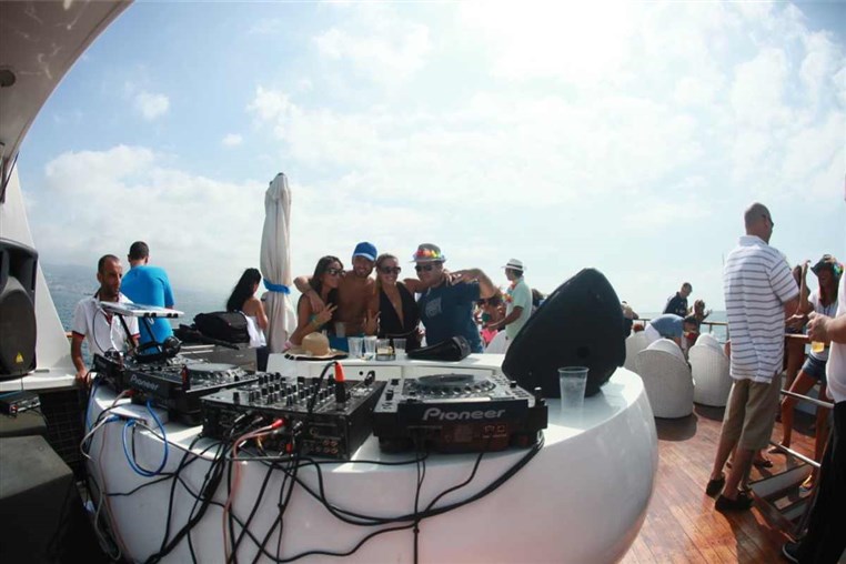 Summer Cloud 961 Boat Part 1