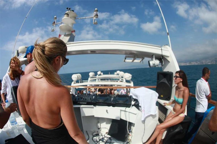 Summer Cloud 961 Boat Part 1