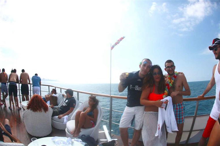 Summer Cloud 961 Boat Part 1