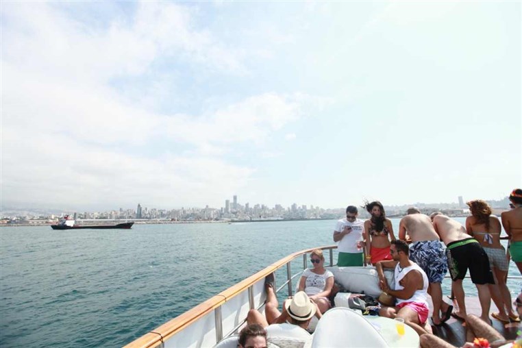 Summer Cloud 961 Boat Part 1