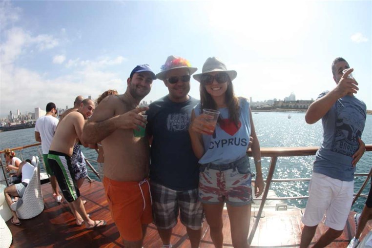 Summer Cloud 961 Boat Part 1
