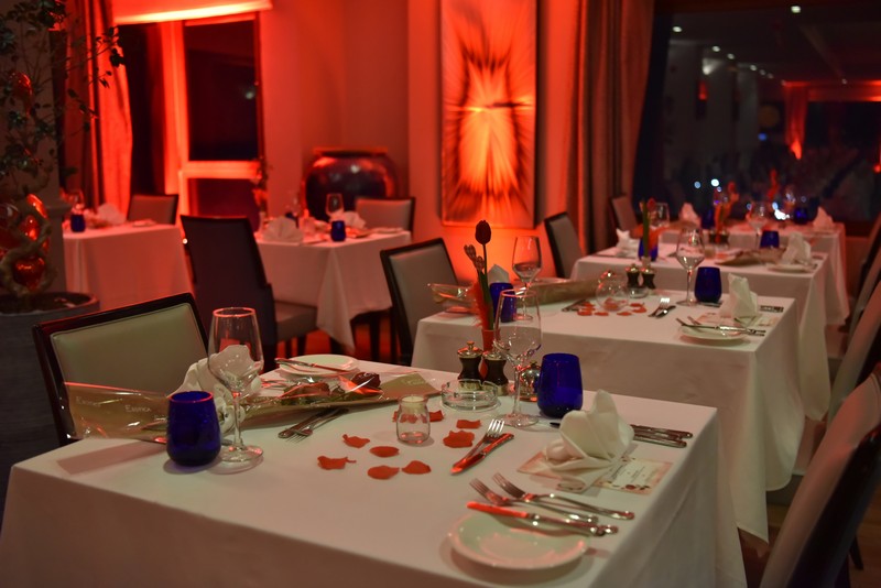 Valentine's Night at Signatures Restaurant & lounge