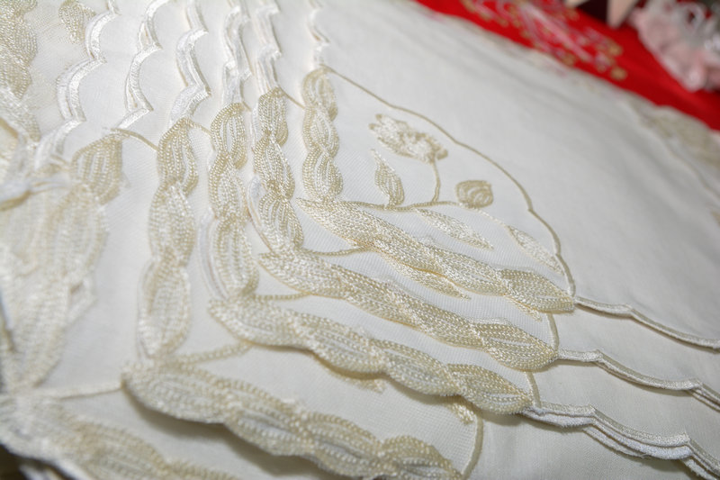 La Chaine des Amis Christmas Exhibition