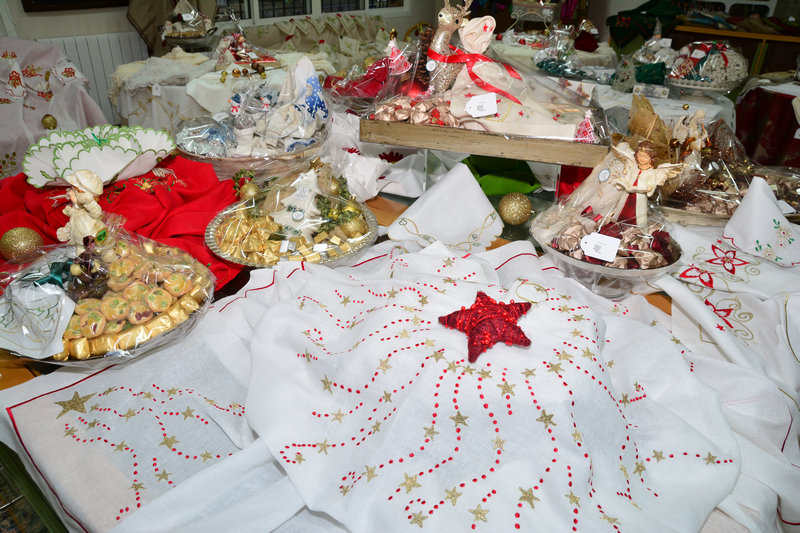 La Chaine des Amis Christmas Exhibition