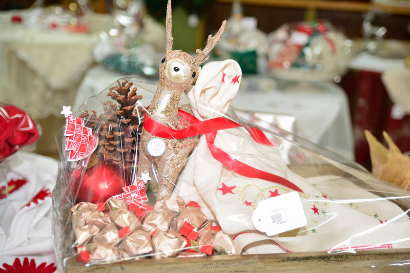 La Chaine des Amis Christmas Exhibition