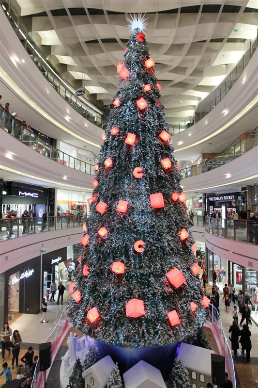 City Centre Beirut Lights up Christmas Tree