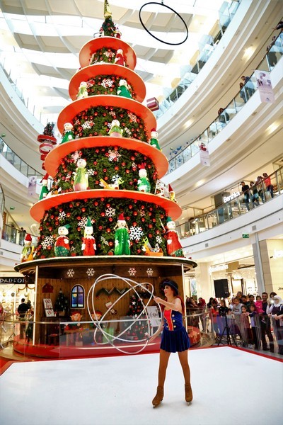 Ice Skating show at City Centre Beirut