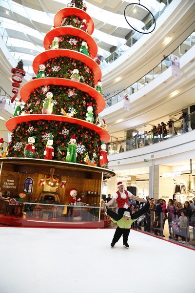 Ice Skating show at City Centre Beirut