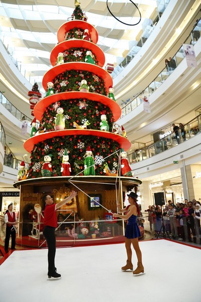 Ice Skating show at City Centre Beirut