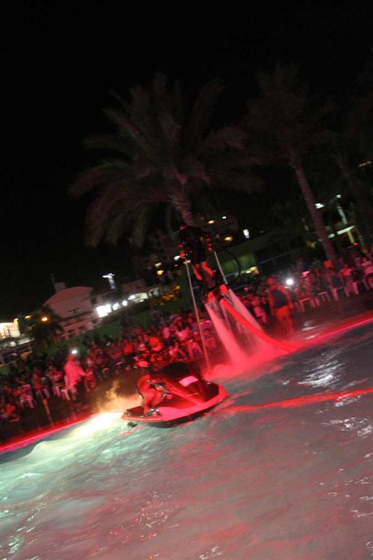 Superflying Water Show