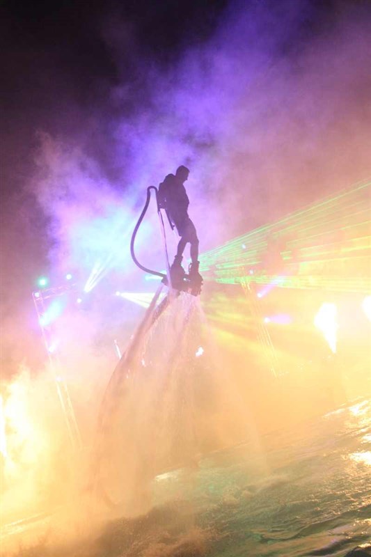 Superflying Water Show